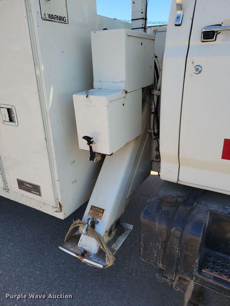 image for item LC9447 1990 Ford F800  bucket truck