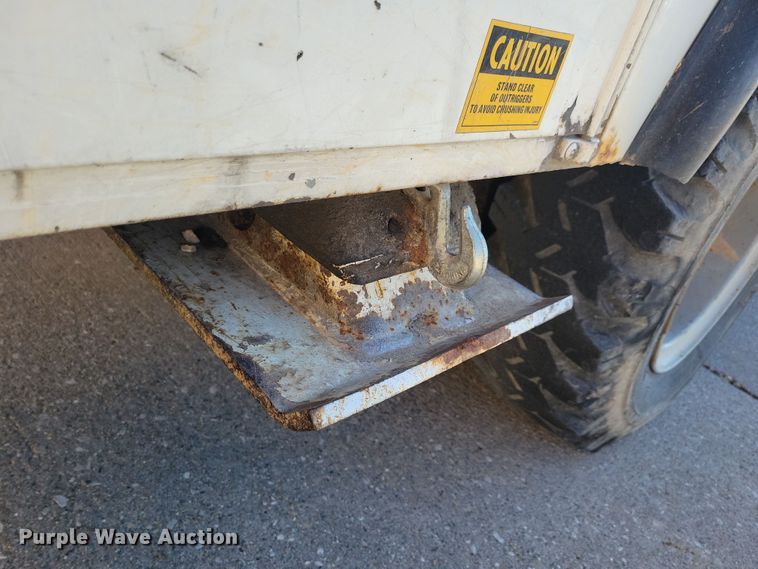 image for item LC9447 1990 Ford F800  bucket truck