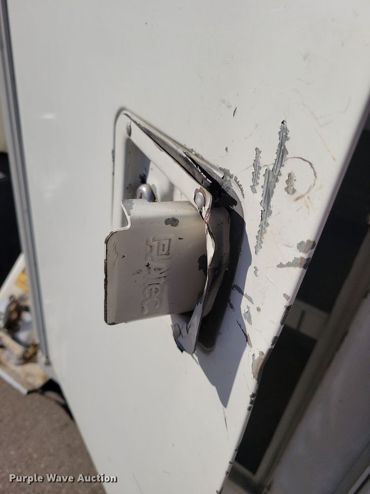 image for item LC9447 1990 Ford F800  bucket truck