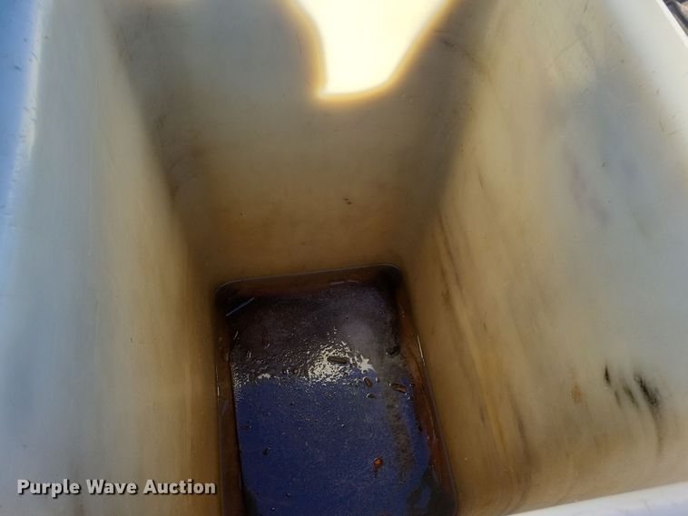 image for item LC9447 1990 Ford F800  bucket truck