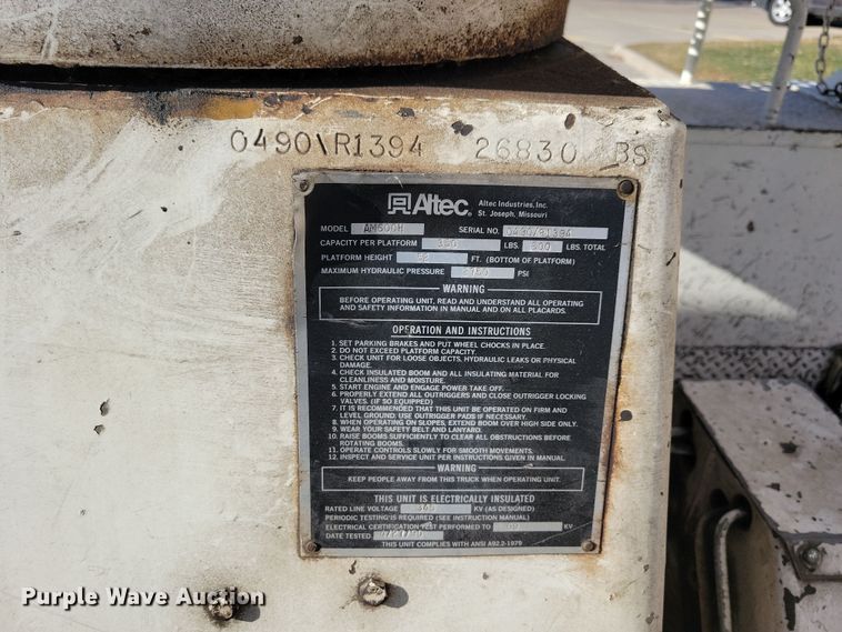 image for item LC9447 1990 Ford F800  bucket truck