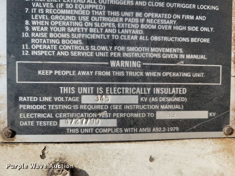 image for item LC9447 1990 Ford F800  bucket truck