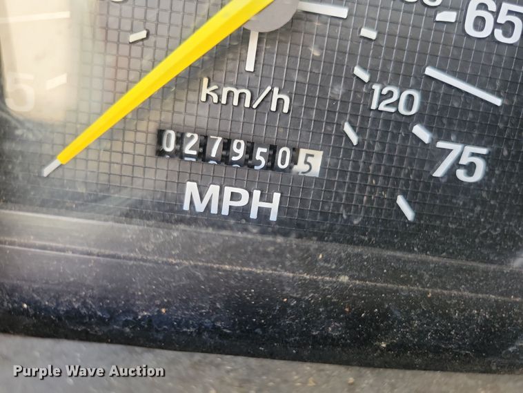 image for item LC9447 1990 Ford F800  bucket truck