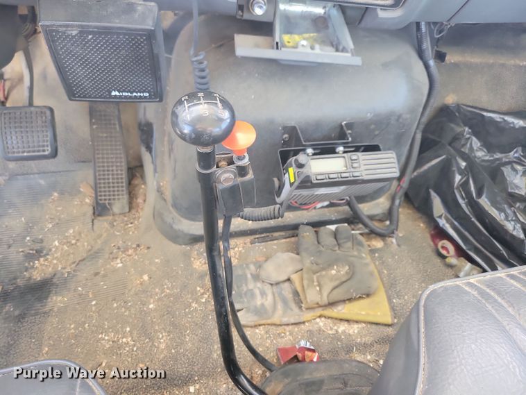 image for item LC9447 1990 Ford F800  bucket truck