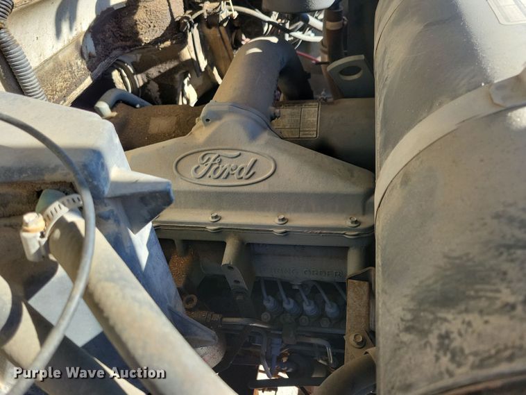 image for item LC9447 1990 Ford F800  bucket truck