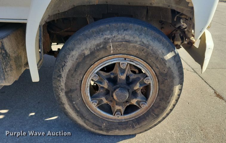 image for item LC9447 1990 Ford F800  bucket truck