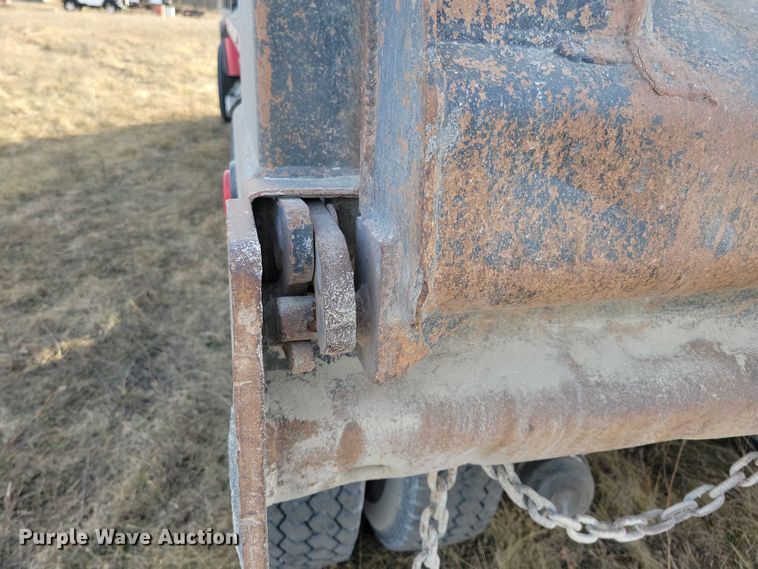 image for item LC9453 1997 Kenworth W900  dump truck