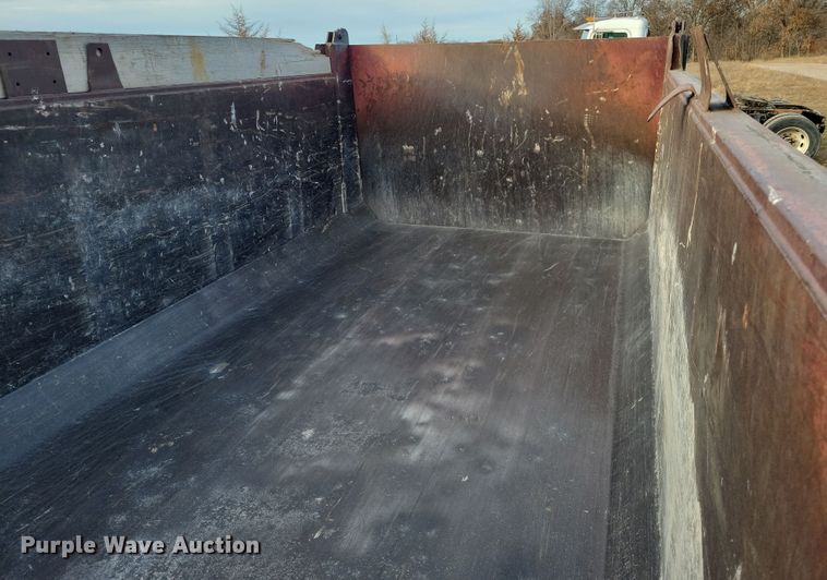 image for item LC9453 1997 Kenworth W900  dump truck