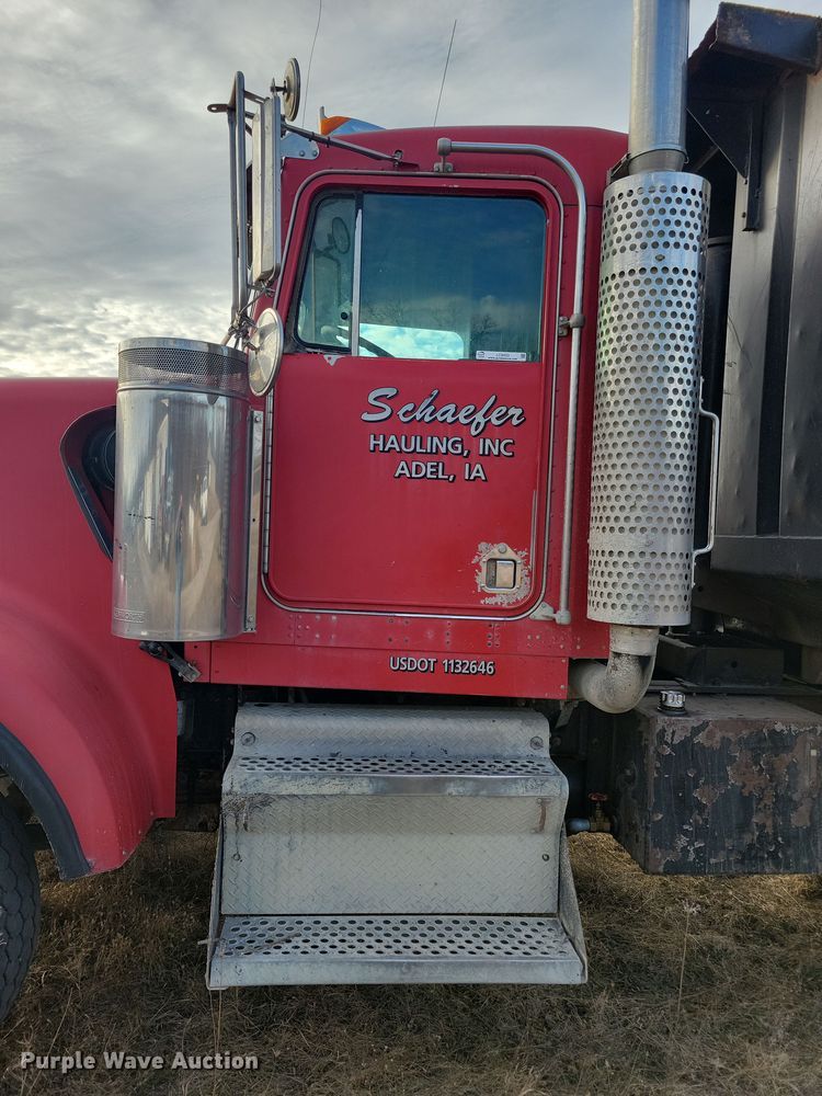 image for item LC9453 1997 Kenworth W900  dump truck