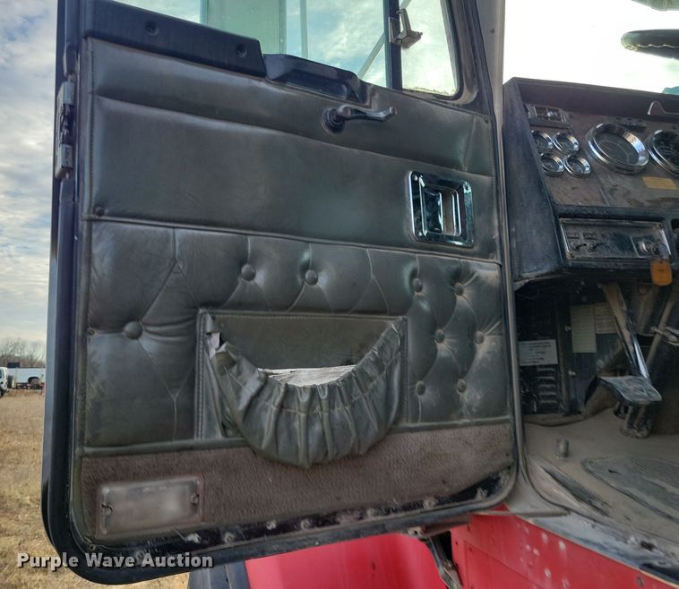 image for item LC9453 1997 Kenworth W900  dump truck