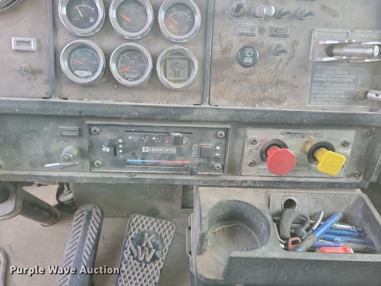 image for item LC9453 1997 Kenworth W900  dump truck