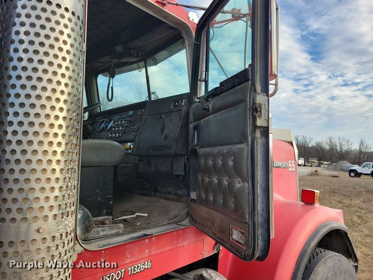 image for item LC9453 1997 Kenworth W900  dump truck