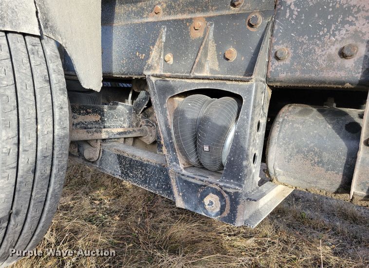 image for item LC9453 1997 Kenworth W900  dump truck