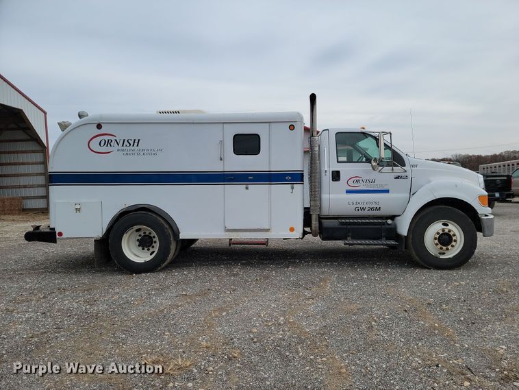 image for item LD9045 2007 Ford F750 Super Duty XLT  pulling truck