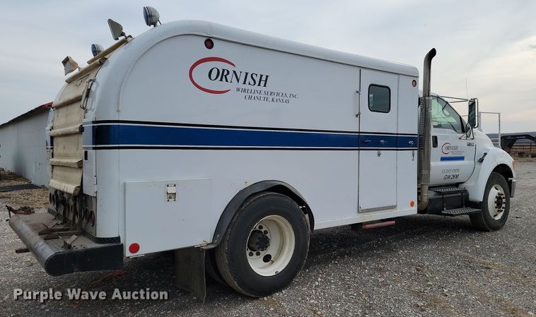 image for item LD9045 2007 Ford F750 Super Duty XLT  pulling truck