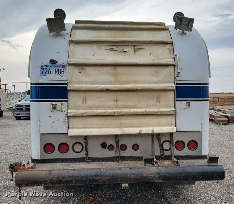 image for item LD9045 2007 Ford F750 Super Duty XLT  pulling truck