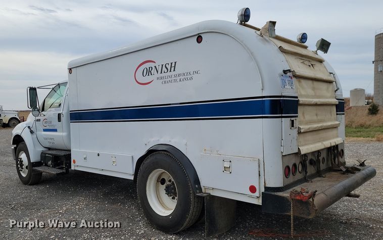 image for item LD9045 2007 Ford F750 Super Duty XLT  pulling truck