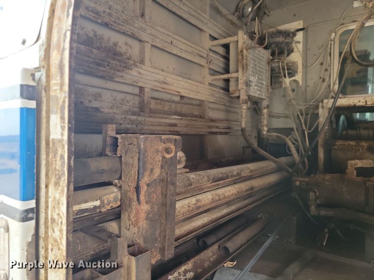 image for item LD9045 2007 Ford F750 Super Duty XLT  pulling truck