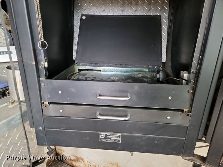 image for item LD9045 2007 Ford F750 Super Duty XLT  pulling truck