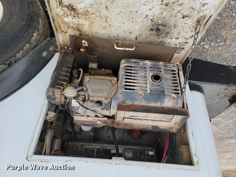 image for item LD9045 2007 Ford F750 Super Duty XLT  pulling truck