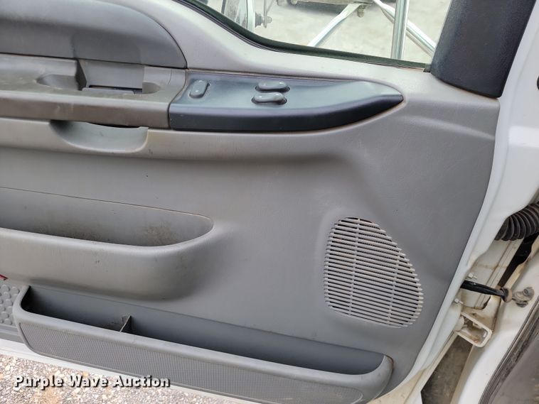 image for item LD9045 2007 Ford F750 Super Duty XLT  pulling truck