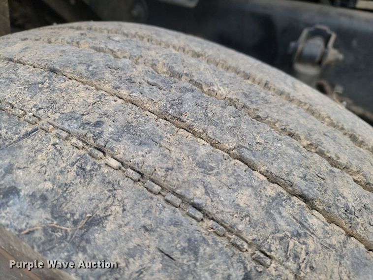 image for item LD9045 2007 Ford F750 Super Duty XLT  pulling truck