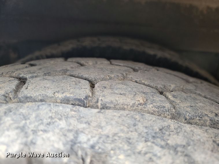 image for item LD9045 2007 Ford F750 Super Duty XLT  pulling truck