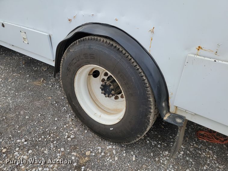 image for item LD9045 2007 Ford F750 Super Duty XLT  pulling truck