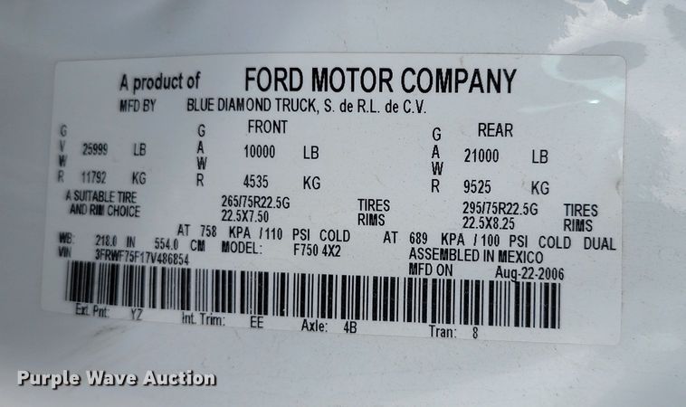 image for item LD9045 2007 Ford F750 Super Duty XLT  pulling truck