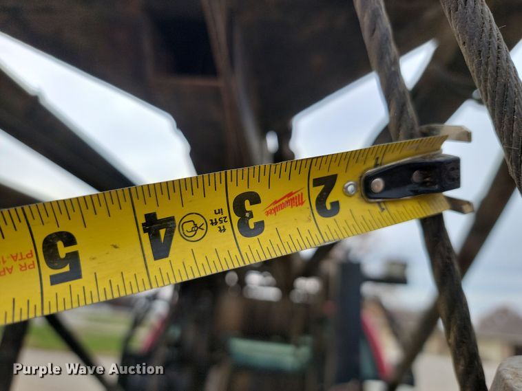 image for item LD9046 2003 Ford F350 Super Duty  pulling truck