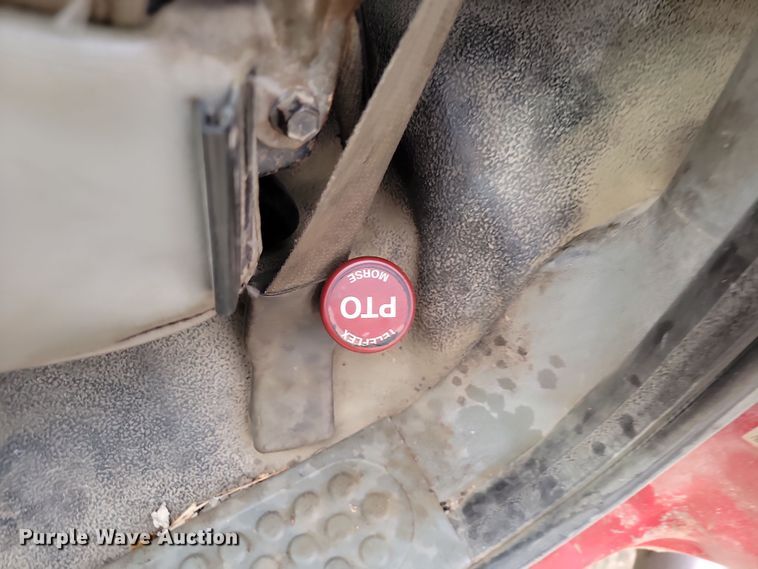 image for item LD9046 2003 Ford F350 Super Duty  pulling truck