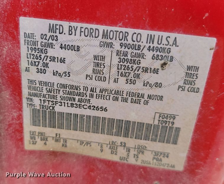 image for item LD9046 2003 Ford F350 Super Duty  pulling truck