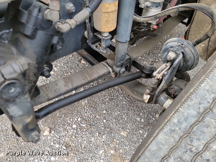 image for item LD9049 2004 Freightliner M106  pulling truck