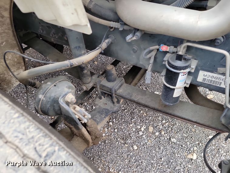 image for item LD9049 2004 Freightliner M106  pulling truck