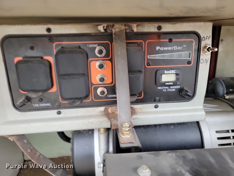 image for item LD9049 2004 Freightliner M106  pulling truck