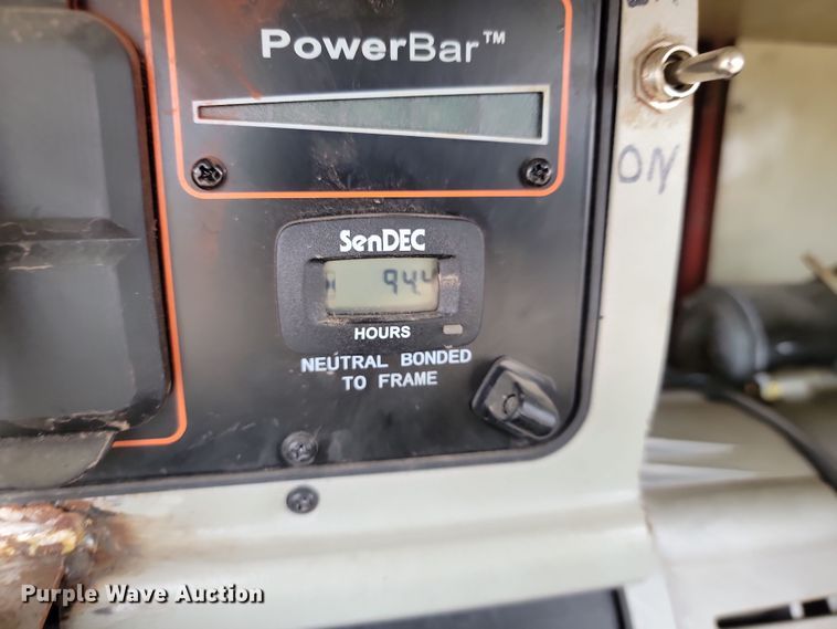 image for item LD9049 2004 Freightliner M106  pulling truck