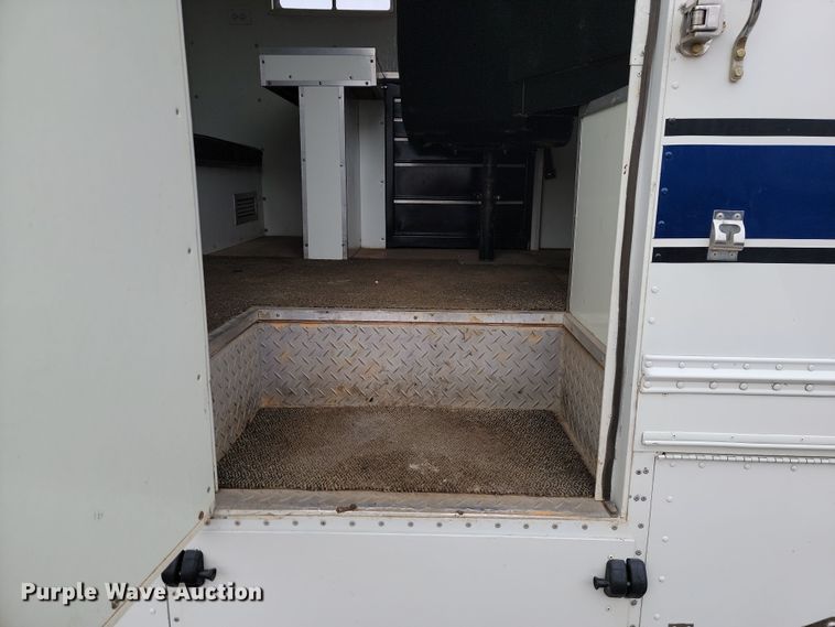 image for item LD9049 2004 Freightliner M106  pulling truck