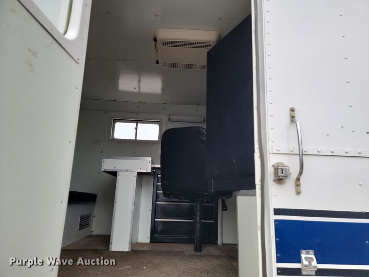 image for item LD9049 2004 Freightliner M106  pulling truck