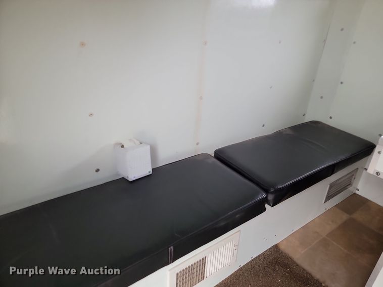 image for item LD9049 2004 Freightliner M106  pulling truck