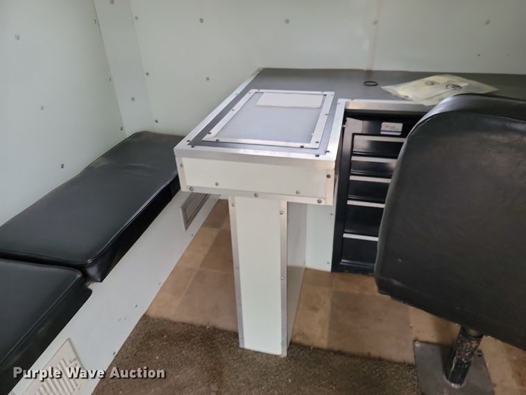 image for item LD9049 2004 Freightliner M106  pulling truck