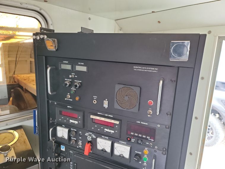 image for item LD9049 2004 Freightliner M106  pulling truck