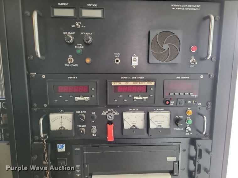 image for item LD9049 2004 Freightliner M106  pulling truck