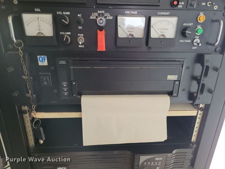 image for item LD9049 2004 Freightliner M106  pulling truck