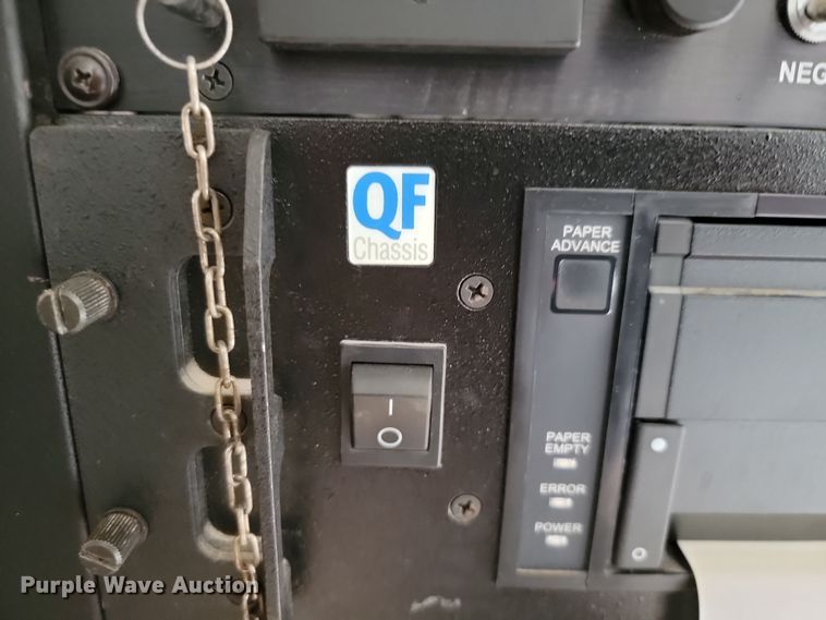 image for item LD9049 2004 Freightliner M106  pulling truck