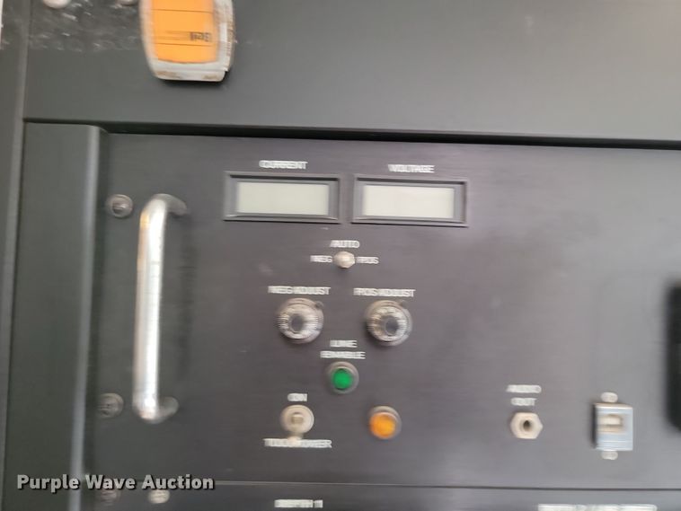 image for item LD9049 2004 Freightliner M106  pulling truck