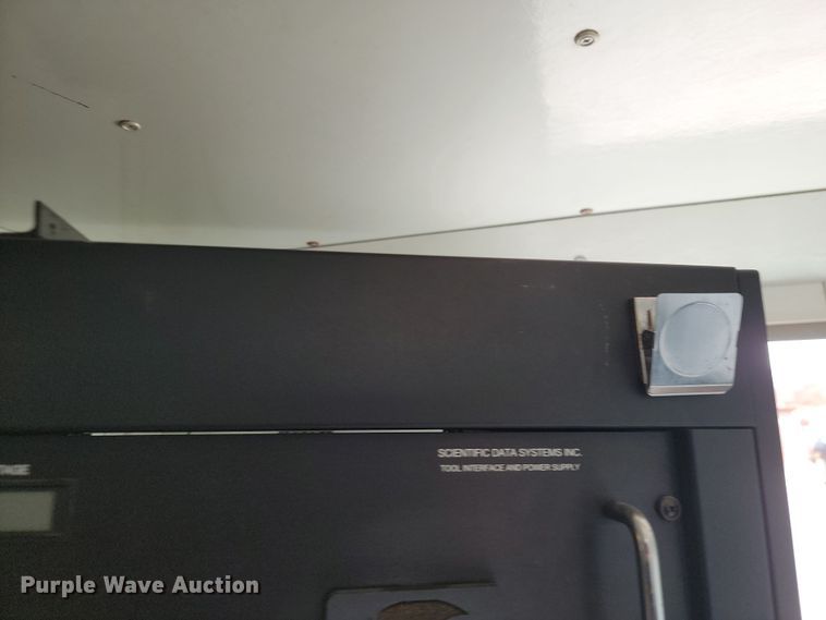 image for item LD9049 2004 Freightliner M106  pulling truck