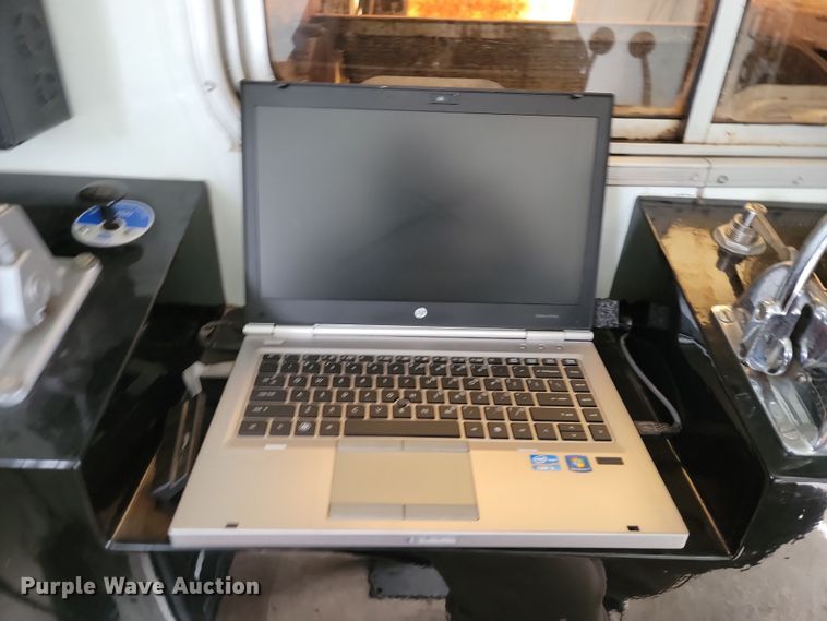 image for item LD9049 2004 Freightliner M106  pulling truck