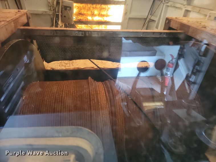 image for item LD9049 2004 Freightliner M106  pulling truck