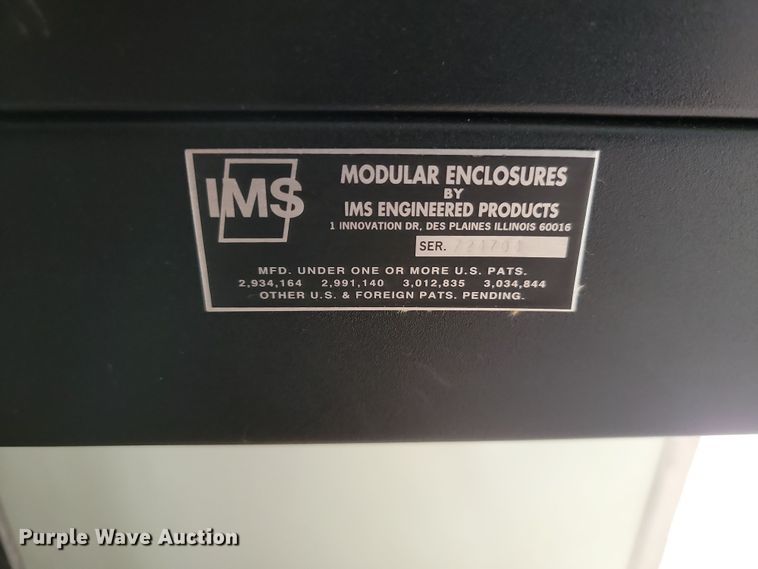 image for item LD9049 2004 Freightliner M106  pulling truck