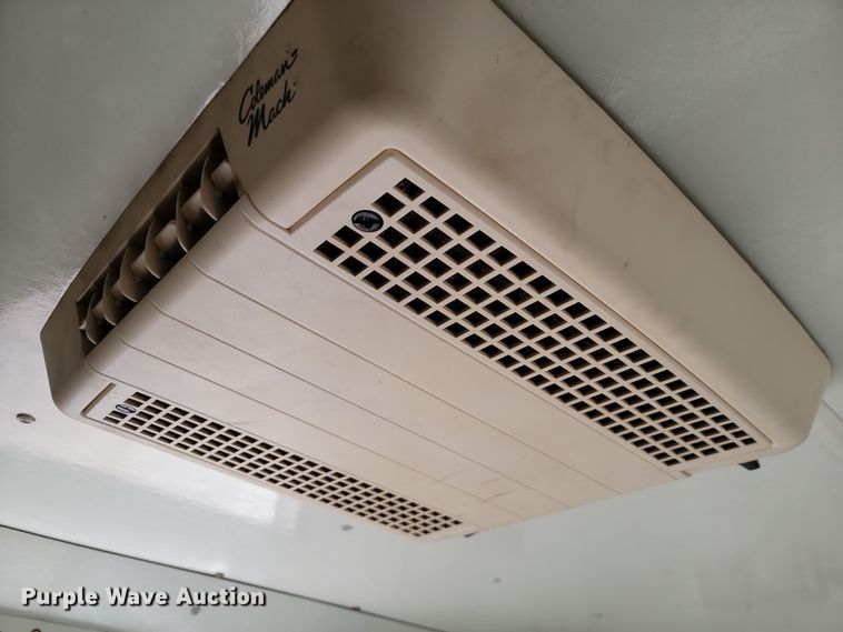 image for item LD9049 2004 Freightliner M106  pulling truck